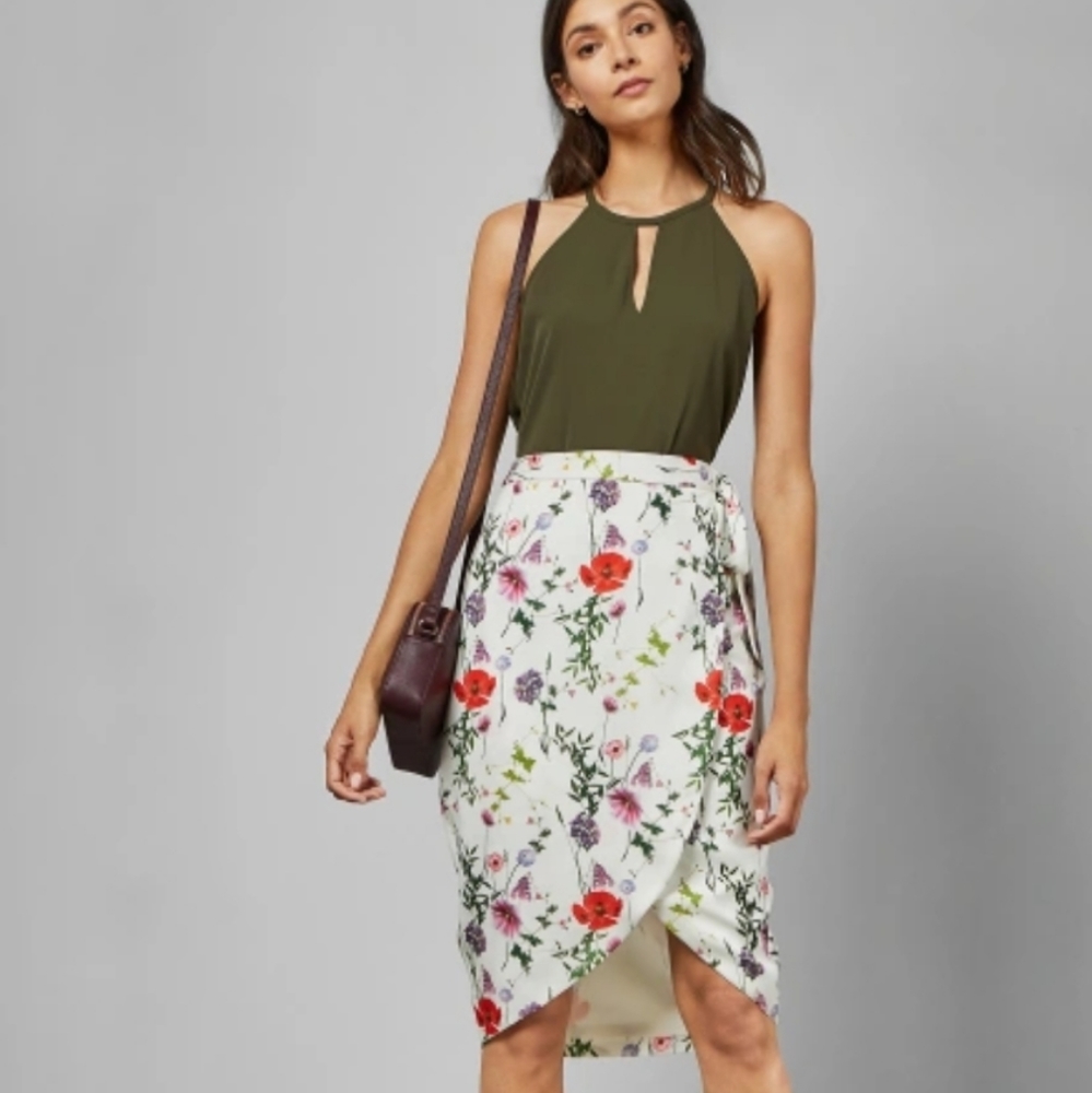 🍒NWT🍒 TED BAKER FLORAL WRAP SKIRT - Picture 2 of 8